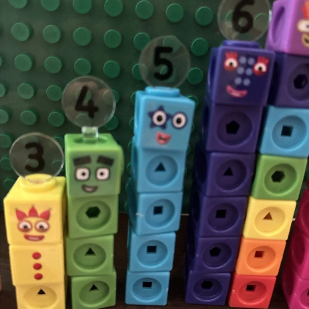 Numberblocks MathLink Cubes Activity Set - Picture 3 of 8